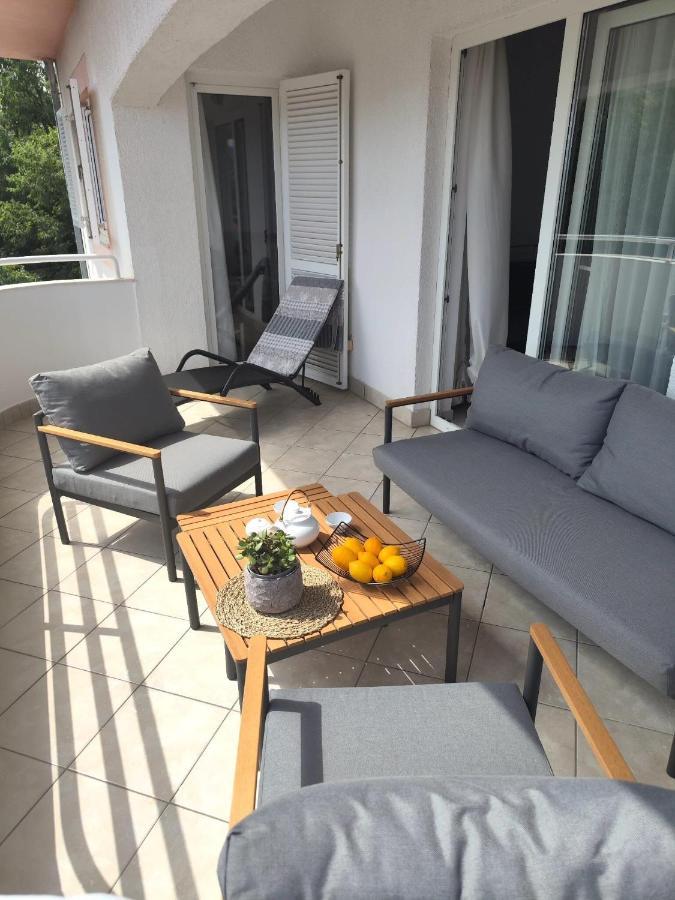 Apartments Snjezana Novi Vinodolski Exterior foto
